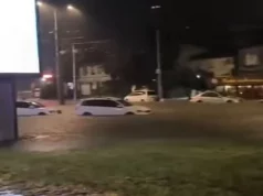 APOKALIPSA U BEOGRADU Noćni klub potopljen, ljudi vrište u vodi do koljena, bujice se slivaju niz ulice, od automobila se samo krovovi naziru (FOTO, VIDEO)