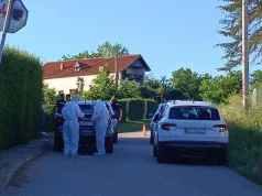TROSTRUKO UBISTVO Muškarac (22) osumnjičen da je iz puške ubio oca, babu i dedu