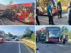 JEDAN ČOVJEK POGINUO, DRUGOM RASCJEPANA GLAVA, MNOGO POVRIJEĐENIH U SUDARU AUTOBUSA GSP-A I KAMIONA (FOTO)