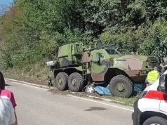 PASARS IMA 16 TONA Vojno vozilo koje je smrskalo “forda” u nesreći kod Ušća TEŽE I OD AUTOBUSA: Pravo je čudo što je bilo ko preživio