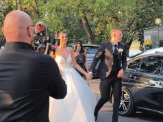 Cecin bivši i misica stigli na vjenčanje: Mladenci blistaju od sreće, a Jovana izgleda kao princeza u vjenčanici