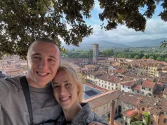 “Konačno je i ona dočekala, oko moje zlatno”: Muž Djevojke sa krilima se zaplakao kad ju je ugledao u vjenčanici