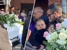 MAJKA I OTAC ZAGRLJENI JECAJU! Najpotresnija slika na sahrani Valentine i Sare iz Kovilja – RODITELJI NEPOMIČNO GLEDAJU U MALE BIJELE SANDUKE! (FOTO, VIDEO)
