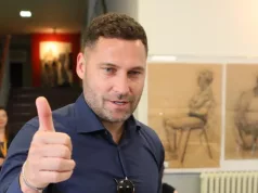 DUŠKO TOŠIĆ ZAVRŠIO KOD KARLEUŠINE KOLEGINICE Vratio se staroj ljubavi, ovu pjevačicu svi znate! (FOTO)