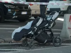 NA MAJKU KOJA JE ŠETALA BLIZANCE U KOLICIMA NALETIO KAMION! Poginula je na licu mjesta, od siline udara izuvena iz cipela: Bebe i baka hitno prebačeni u bolnicu