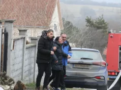“MAJKO, GDJE SI?!” Jecaji odzvanjaju, porodice neutješne čekaju vijesti o najmilijima (FOTO)