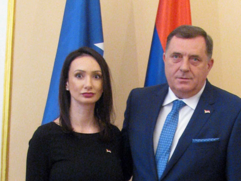 “Sretan kraj Bosne i Hercegovine”: Kćerka Milorada Dodika objavom izazvala buru reakcija “Sretan kraj Bosne i Hercegovine”: Kćerka Milorada Dodika objavom izazvala buru reakcija