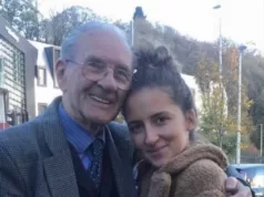 RAZLIKA IZMEĐU NJIH JE 70 GODINA! Ona je radila u kladionici kada je on UŠETAO, POZVALA GA JE U IZLAZAK i od tada je veza bivala SVE JAČA