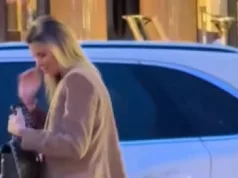 (VIDEO) Paparaco! Melina uhvaćena kako napušta hotel, sačekao je ovaj muškarac