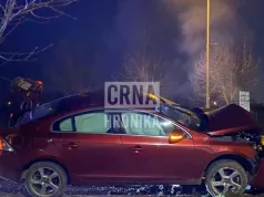 Teška nesreća na Ilidži: Mladići se trkali pa se zabili u stub
