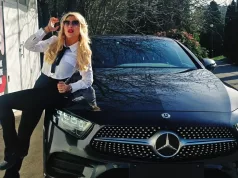 Jovana Jeremić kupila bijesnu mašinu, iskeširala 50.000 evra: Vozila auto od 2.000€, sad pokazala novu “mečku”