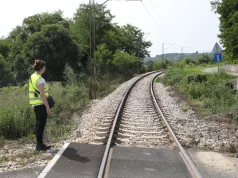 Majka (32) se sa kćerkom (2) bacila pod voz, otkrivena potresna oproštajna poruka: “Uz suze, bol i tugu, odlučila sam…”