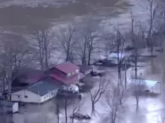 20 MRTVIH U STRAVIČNOJ OLUJI Dječaka (2) odnijela bujica