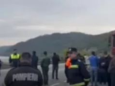 PRONAĐENO TIJELO U DUNAVU: Ronioci stigli do minibusa u mutnoj rijeci (FOTO)