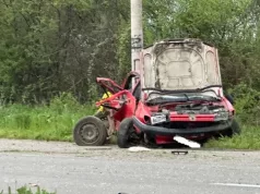 AUTOMOBIL SMRSKAN, OTPALI MU I TOČKOVI! Prve fotografije jezive nesreće: Dvoje mrtvih, tri osobe prevezene u bolnicu (FOTO)