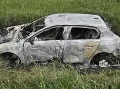 FOTO Ovo je sve što je ostalo od automobila kojeg su na nasipu ukrali ljubavnom paru i zapalili
