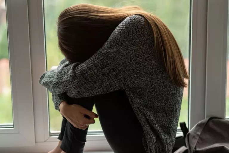 Otac uhapšen poslije stravičnih tvrdnji maloljetne kćerke: “Dvije godine me je tjerao na intimne odnose”
