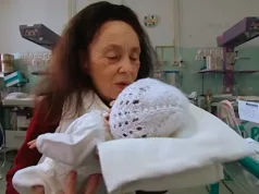 Rodila je kćerku sa 66 i svi su je osudili da će joj dijete ostati siroče: Danas ima 86 i njena djevojčica studira