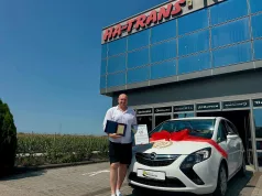 Nagrada za 20 godina predanog rada: Kompanija poklonila radniku automobil