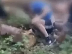 Dječaci brutalno pretukli muškarca zbog dopisivanja s njihovom drugaricom