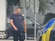 Kamiondžija napao navijače BiH na putu ka Zenici i psovao im muslimansku majku