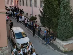 SRAMOTNO PONAŠANJE PROFESORA Incident na času fizike u Medicinskoj školi: Profesor nije dozvolio učenici s dijabetesom da popije sok tokom hipoglikemije
