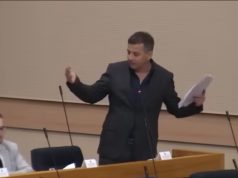 Neviđena scena u NSRS: Vukanović izlaganjem nasmijao salu “Ovo je za rubriku vjerovali ili ne!” (VIDEO) Nebojša Vukanović