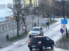 SNIMAK PUCNJAVE U KALESIJI: Lopovi se dali u bijeg nakon pljačke zlatare, policajci…