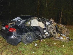 Stravična nesreća: Mladić iz BiH životno ugrožen nakon što se automobil prevrtao 50 metara
