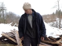 „Čuli smo jak udar“: Snijeg srušio štalu, stradalo skoro 30 ovaca i koza (VIDEO)