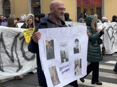 Peti dan protesta u Sarajevu: Otac preminule Džejle Drapić pružio podršku porodici Erdoana i zatražio odgovornost Tužilaštva