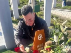 “SRAMOTA! Otišao na grob Halida Bešlića pa potezom zgrozio sve – ljudi ga žestoko napali”