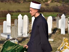 Tuga u Bugojnu: Sin predvodio dženazu majci – potresne scene iz Vesele