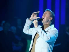 Iznenadit ćete se kada čujete koliko godina ima Enes Begović, rođen je istog dana kao Snežana Đurišić