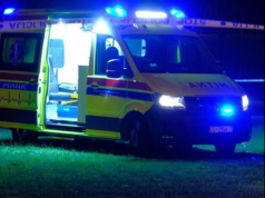 TRAGEDIJA U PORODICI: Dječak (10) tokom parkiranja kombija usmrtio majku