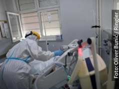 SMRTONOSNA varijanta širi paniku Evropom: Putnica umrla u avionu, stjuardesa završila u bolnici!