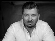 Otišao je pravi sarajevski laf: Preminuo Kenan Suljagić