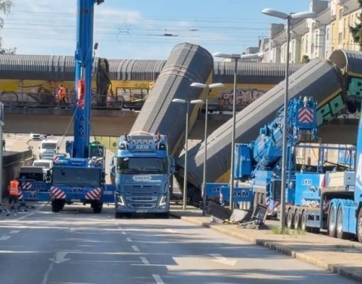Haos nakon sudara vozova u Münchenu: Vagoni završili na cesti, ima mrtvih
