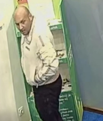 MISLIO JE DA ĆE POBJEĆI: Lopov ukrao obuću u džamiji, sustigao ga bivši fudbaler i vatrogasac