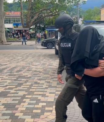 UHAPŠENI POLICAJCI PREDATI TUŽILAŠTVU USK: Jaknama skrivali lica pred kamerama