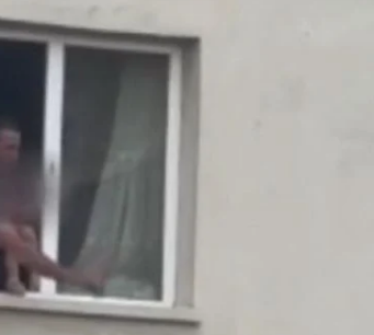 STRAVIČNA DRAMA: Otac držao djevojčicu kao taoca i prijetio da će je baciti kroz prozor