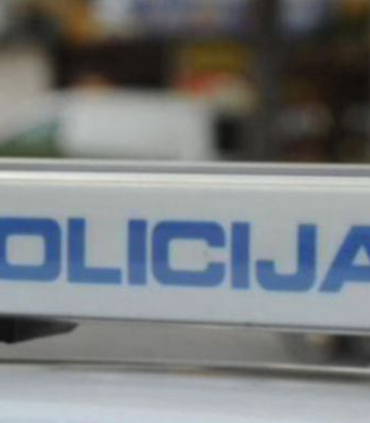 BJEŽALI OD POLICIJE, PA IZLETJELI S CESTE: Jedna osoba poginula, osam povrijeđenih