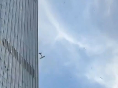 Društvenim mrežama kruži snimak navodnog udara aviona u neboder u Pekingu