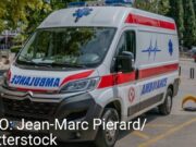 VOZILO POKOSILO MAJKU I DIJETE: Oboje hitno prevezeni u bolnicu
