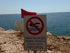 Alarm za turiste u Hrvatskoj: Na ovim plažama zabranjeno kupanje zbog zagađenja mora
