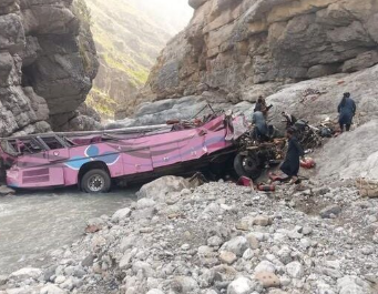 Užas u Pakistanu: Najmanje 40 mrtvih nakon slijetanja autobusa u provaliju