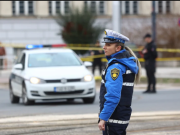 Tužne vijesti iz Sarajeva: Preminuo mladić nakon pada s krova automobila tokom slavlja