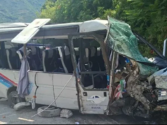 TRAGEDIJA U CRNOJ GORI: Djevojka (21) poginula, 16 osoba povrijeđeno u prevrtanju minibusa