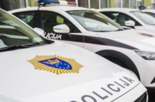 TRAGEDIJA KOD BREZE: Muškarac iz Vareša poginuo nakon slijetanja vozilom s puta