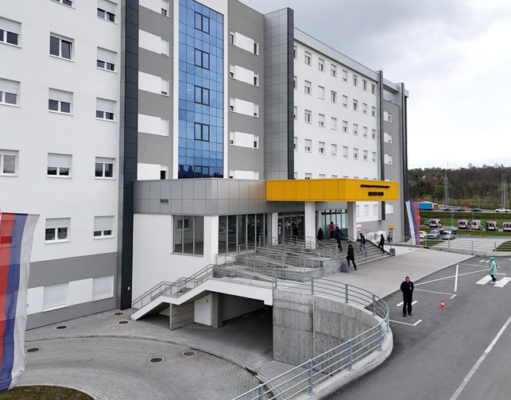 Šta se dogodilo u porodilištu? Trudnica tvrdi da su joj rekli: „Skini tu maramu sa glave“